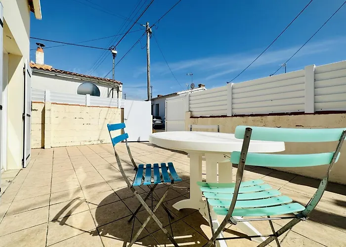 Maison De Au Calme Quartier De La Chaume 5 Pers 度假居 莱萨布勒-多洛讷