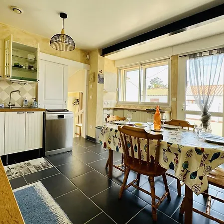 Casa de Férias Maison De Au Calme Quartier De La Chaume 5 Pers Les Sables-dʼOlonne